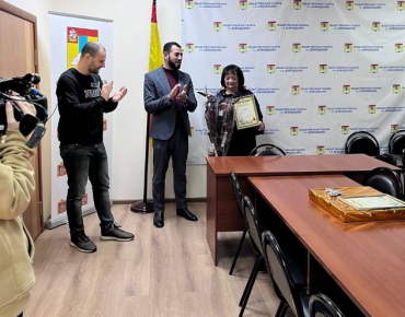 В Домодедово прошло награждение победителей конкурса "Новогодний подъезд"
