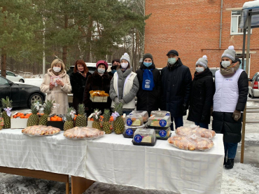 В преддверии Рождества для медперсонала Серпуховской ЦРБ организован праздничный стол