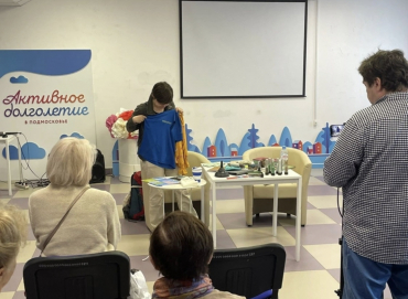 В клубе «Активное долголетие" прошло занятие на тему: «Как сортировать отходы правильно".