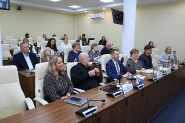 Члены городской Общественной Палаты приняли участие в расширенном заседании Комитета по местному самоуправлению Мособлдумы, которое проходило в Долгопрудном. Провел его заместитель председателя комитета Михаил Мурзаков.