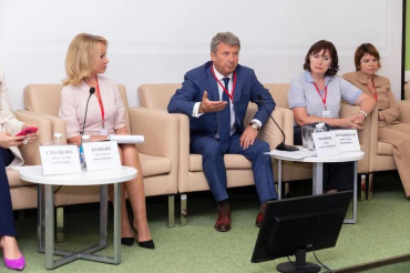 круглый стол на тему «Формирование здоровых семейных ценностей как ключ к демографическому развитию»