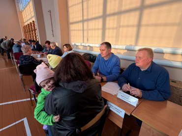 В деревне Красный Балтиец на базе школы «Лидер» состоялась встреча жителей с представителями власти в формате выездной администрации