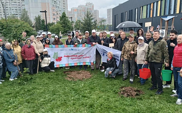 По инициативе комиссии по межнациональным отношениям Общественной палаты г. о. Мытищи прошла акция по посадке саженцев рябины под названием "Рябиновый цвет - Единства Завет"